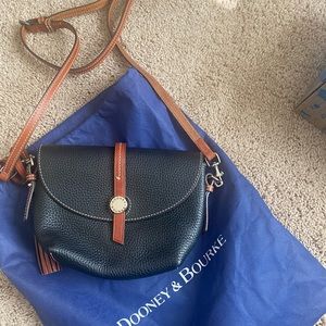 Dooney&Bourke crossbody purse. Black and brown lightly used